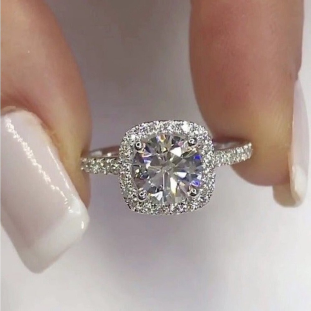 9.25 Sterling Silver Halo 14k White Gold Finish & Moissanite Ring Size 7